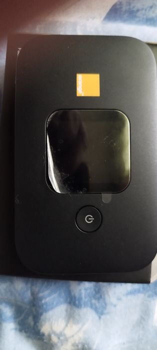 Router wireless 4G cu sim decodat de orice retea care se poate conecta