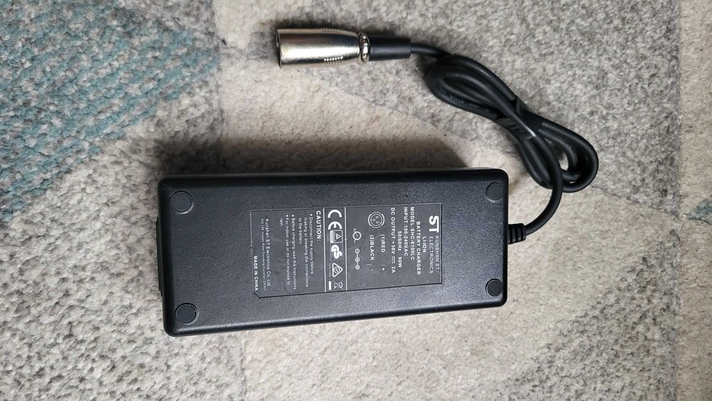 ST Incarcator Bicicleta 36V-2A fuctional