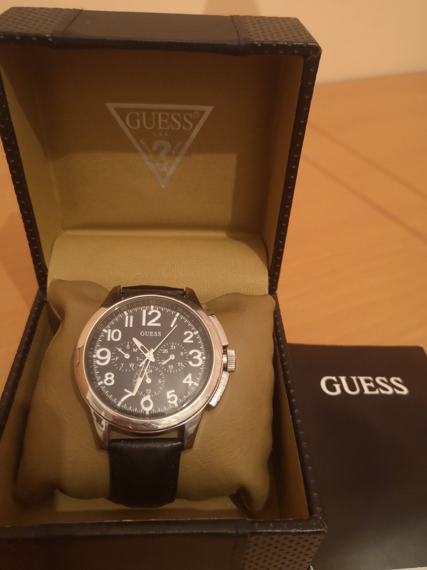 Ceas Guess Autentic bărbați pe negru Model W10562G3