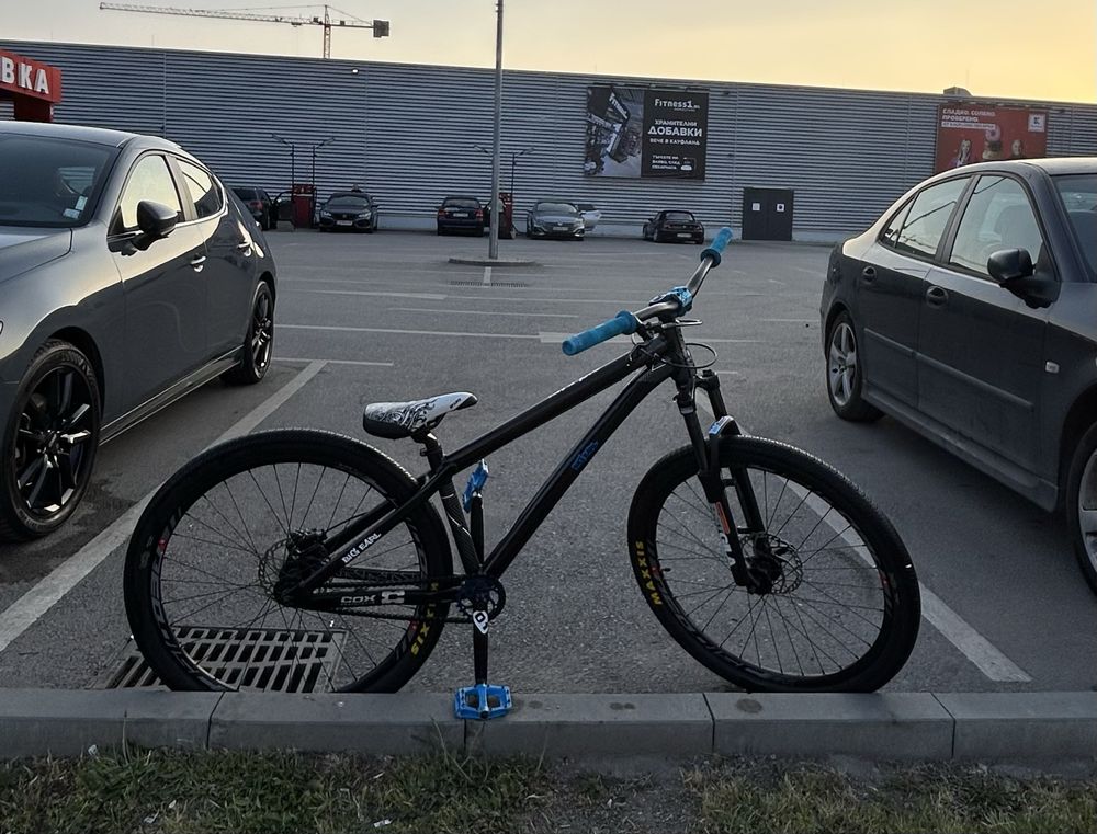 Dirt jump custom build