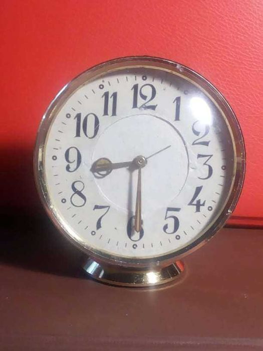 Ceas de masa desteptator-mecanic RUHLA