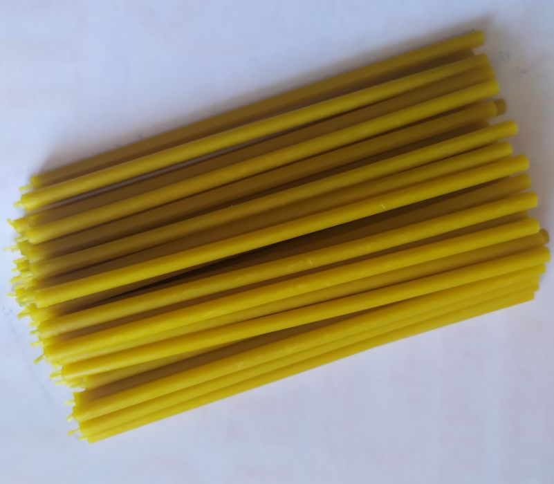 Свечи восковые,обычные и цветные. Район ЖД вокзала