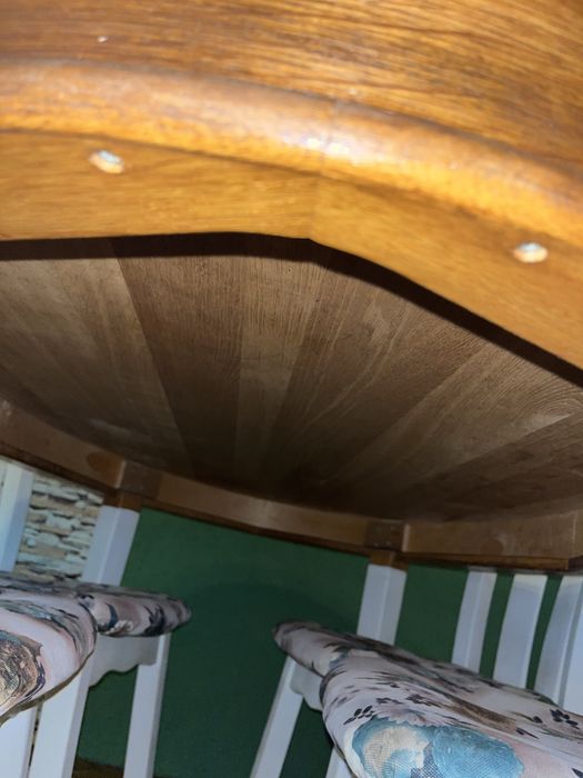 Трапезна маса и столове ,изцяло от естествено дъбово дърво