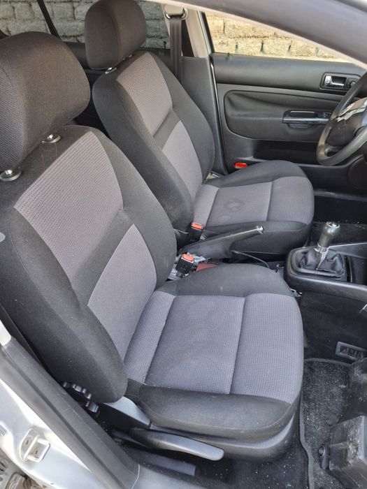 Комплект седалки за vw golf 4