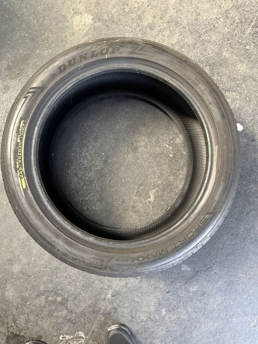 245/45/19 dunlop