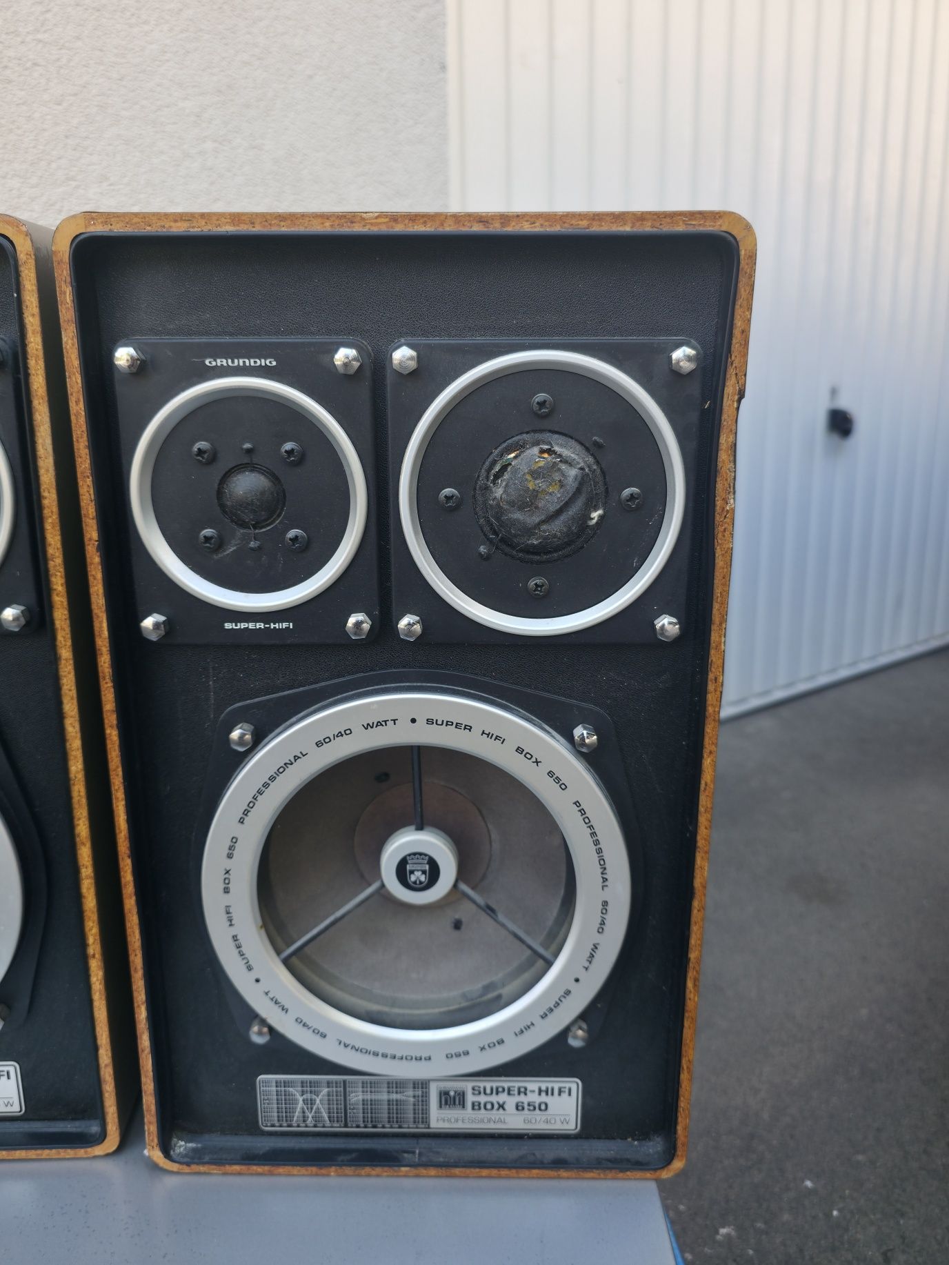 Усилвател с тунер и тонколони Grundig