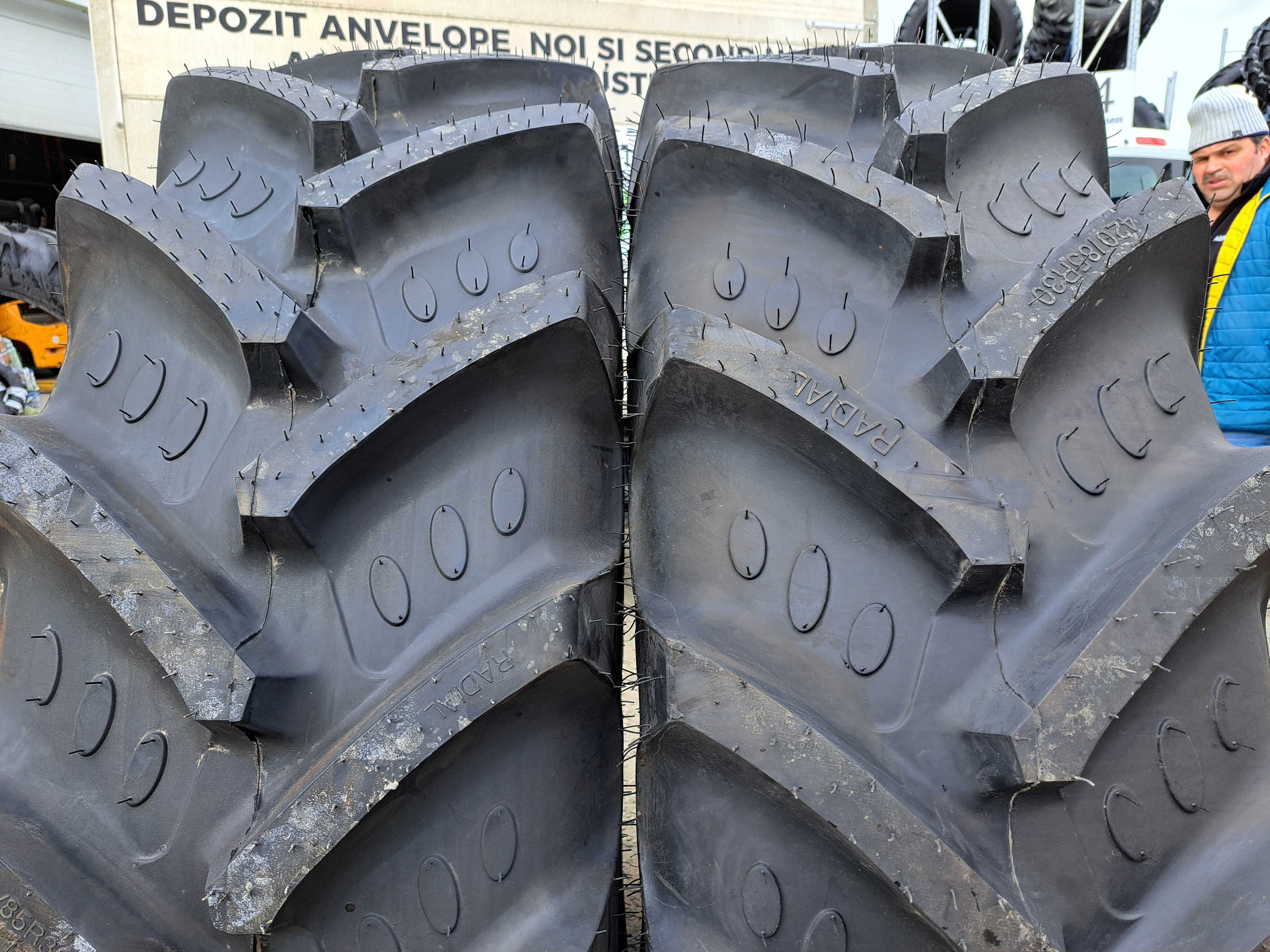 Anvelope noi 420/85R30 marca BKT AGRIMAX cauciucuri radiale 16.9R30