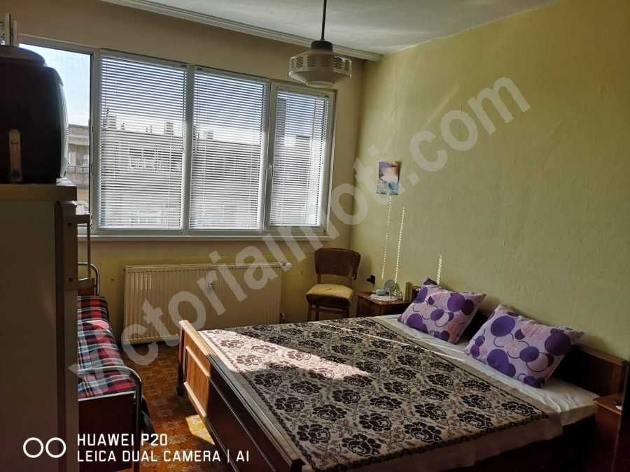 Продава се Тристаен апартамент в Велико Търново, Център - 97900 кв.м за 1 €/кв.м - Снимка #3