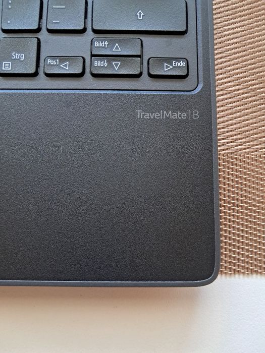 Laptop  Acer  Travel  Mate  B