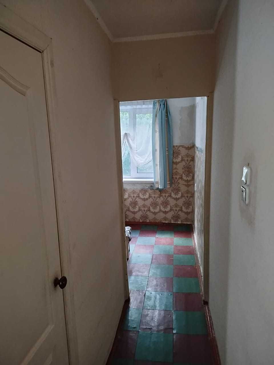 2 комн. кв. на 2 эт. в 7 микр.-не