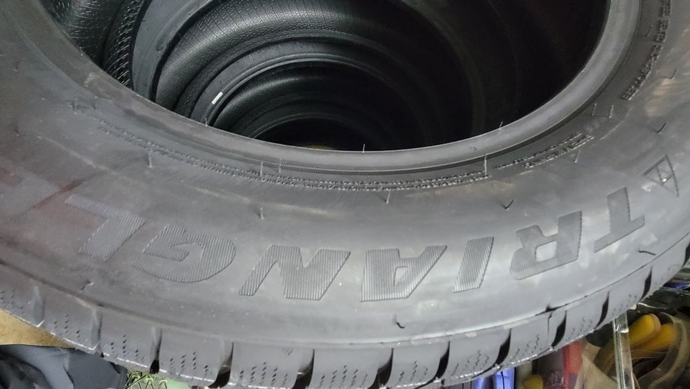 Продавам чисто нови зимни гуми 225 60 17