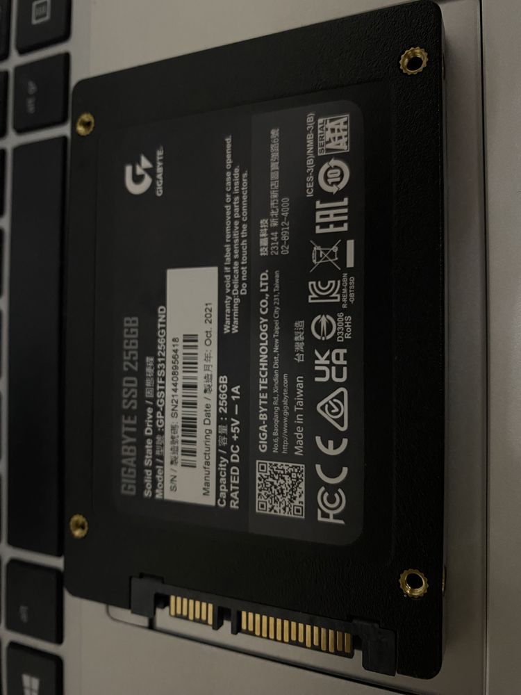 Новый SSD Gigabyte 256GB