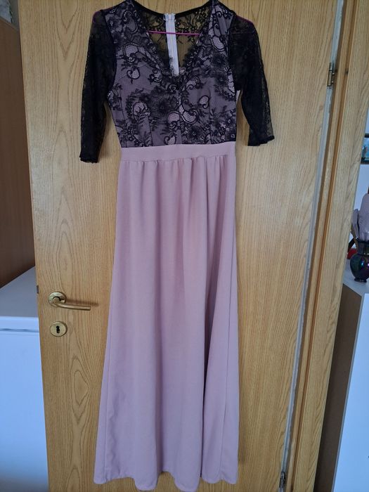 Vand o rochita pe roz