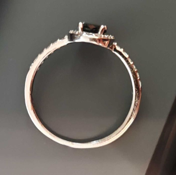 Сребърен пръстен с цирконий 18размер