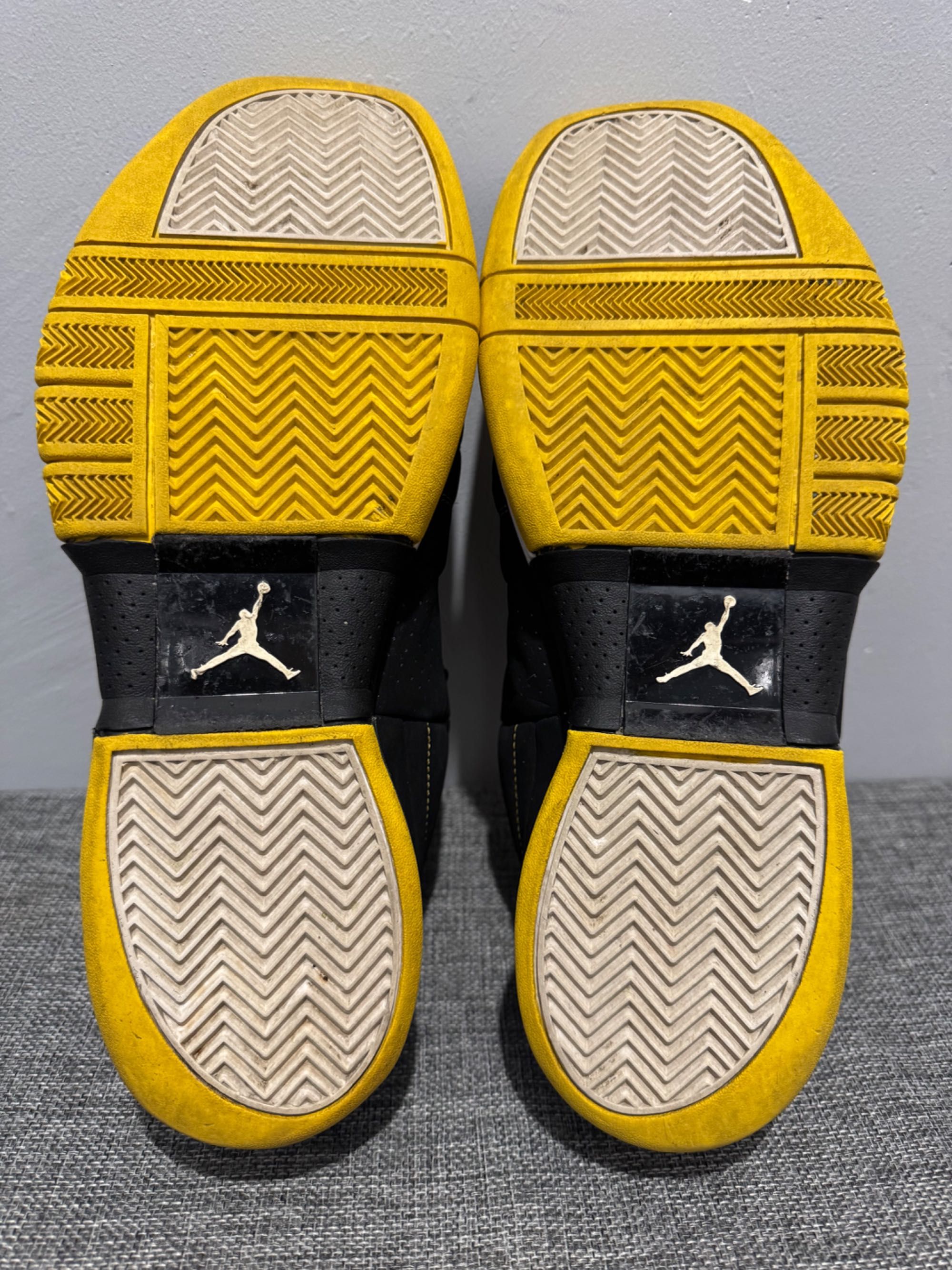 Jordan Team Elite Low 'Black Yellow'.