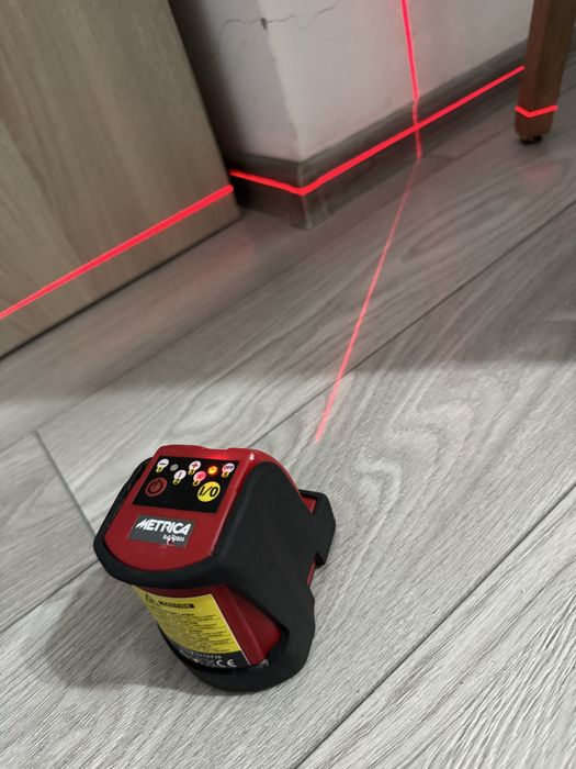 Laser Metrica linii rosii