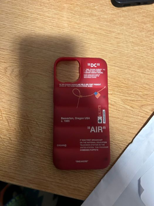 Vand husa iphone 13 PRET NEGOCIABIL