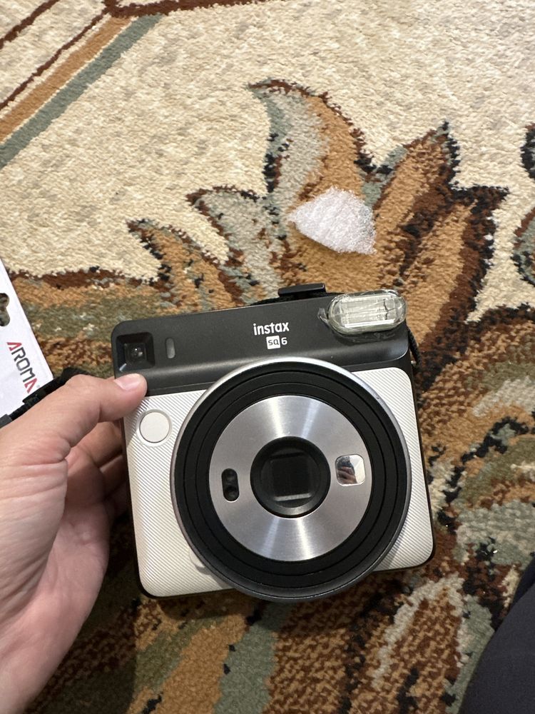 Полороидная камера Instax sq6