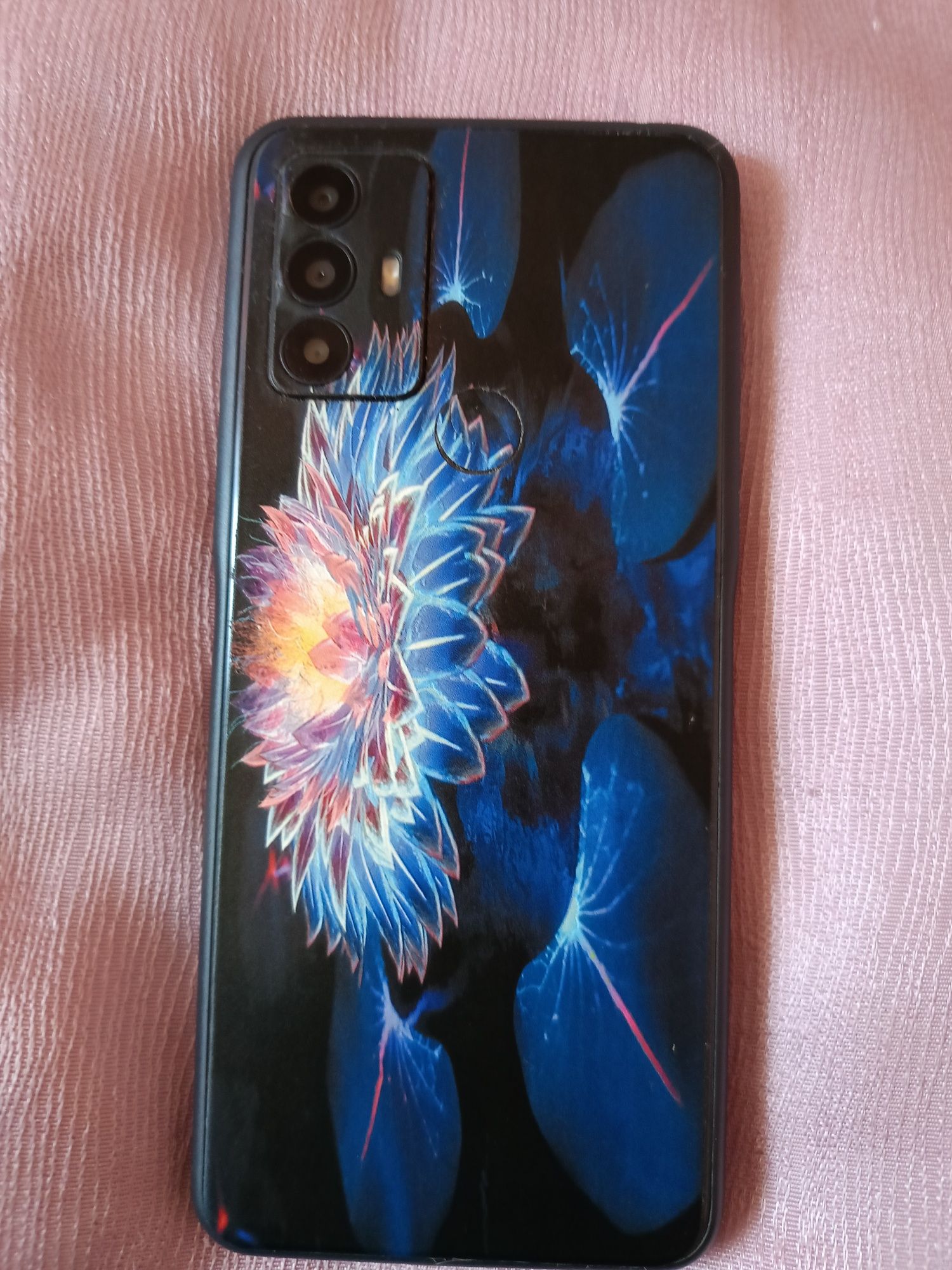 Напълно запазен смартфон TCL 305