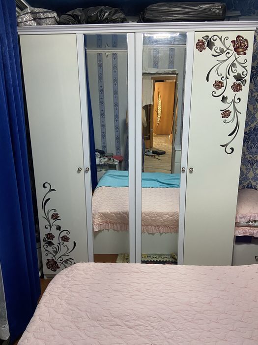 Продам спальный гарнитур