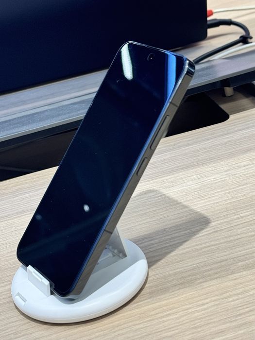 Xiaomi 13 8+256 stocare vând/schimb