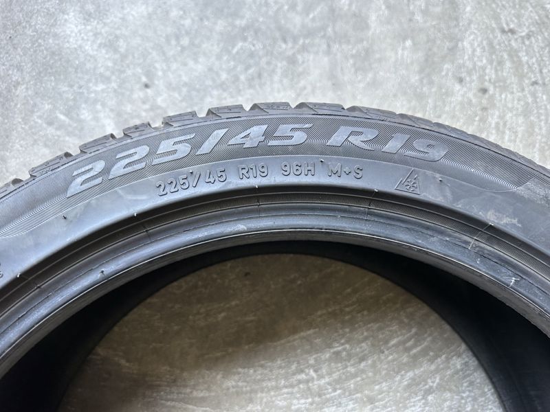 225/45/19 PIRELLI 4бр