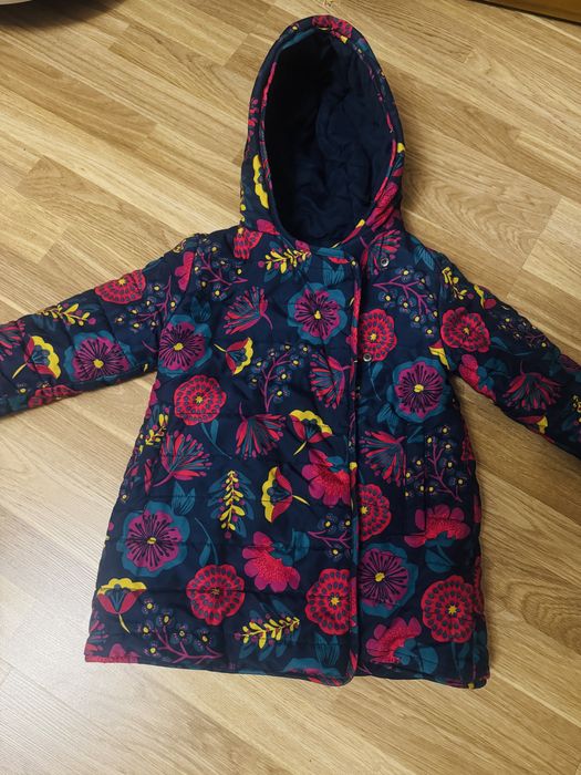 Продам комбенизоны , куртки на девочку.