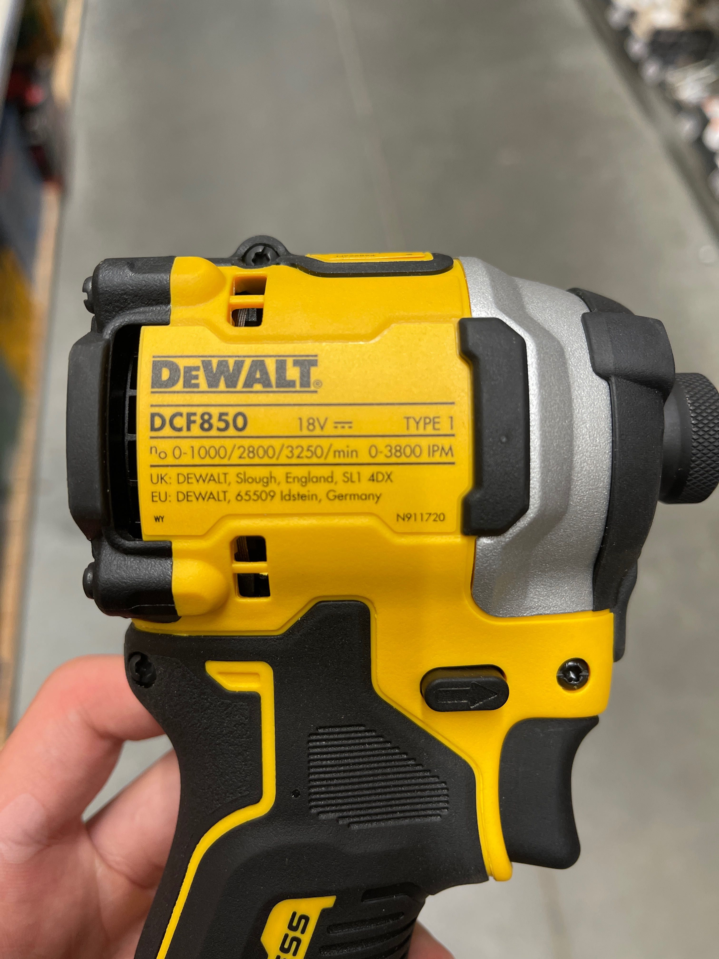 DeWalt Impact filetanta bormasina cu percutie cu baterie noua