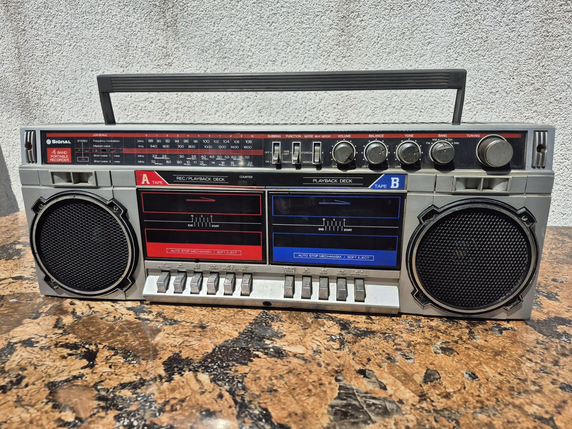 Radio Casetofon marca Signal, model RC- 7070,made in japan