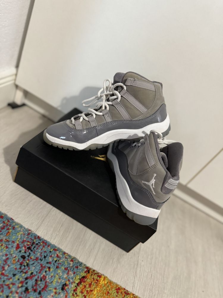 Sneakers Nike Jordan, marimea 33,5