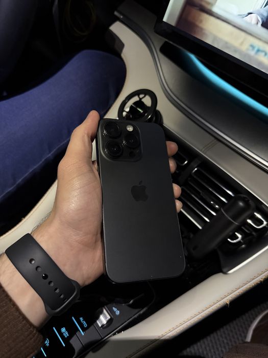 Iphone 15 pro black