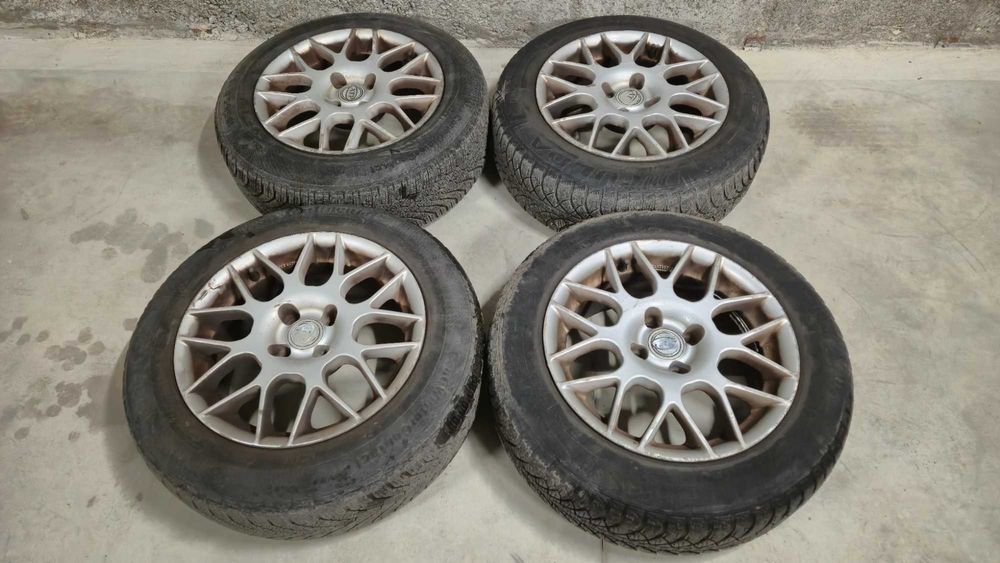 Продавам комплект джанти 15" със зимни гуми 185/65/15