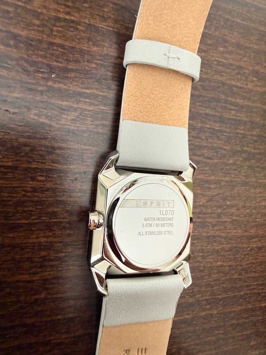 Vând ceas dama Esprit Cube Mini, impecabil
