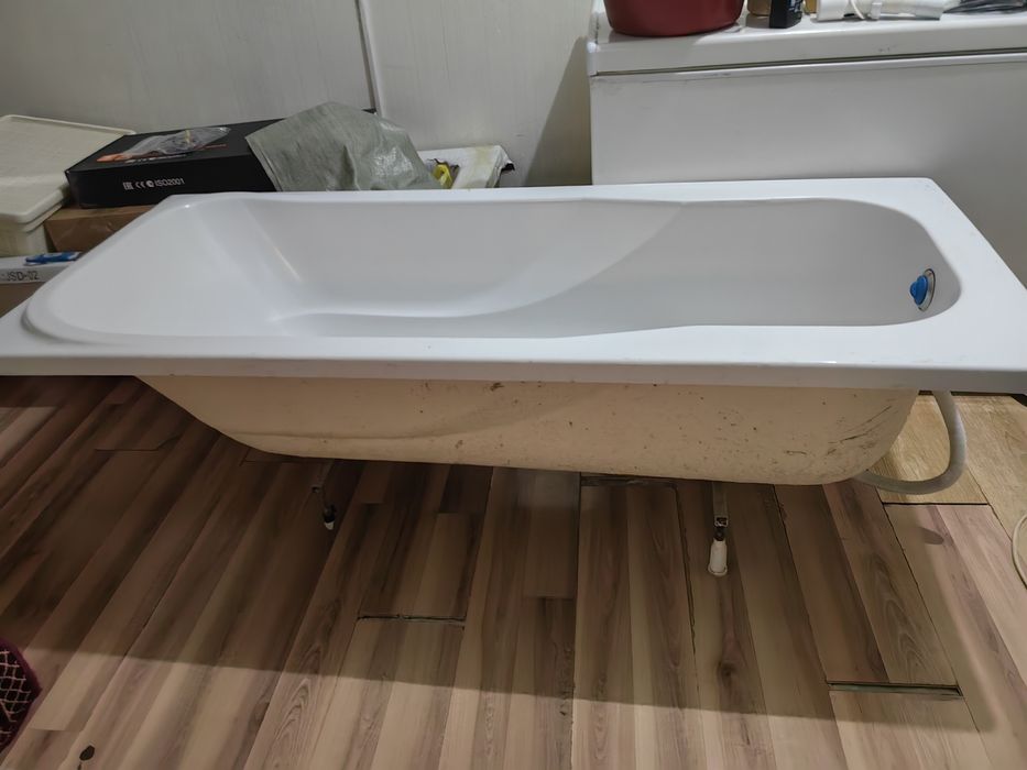 Ванна в хорошем состояний.