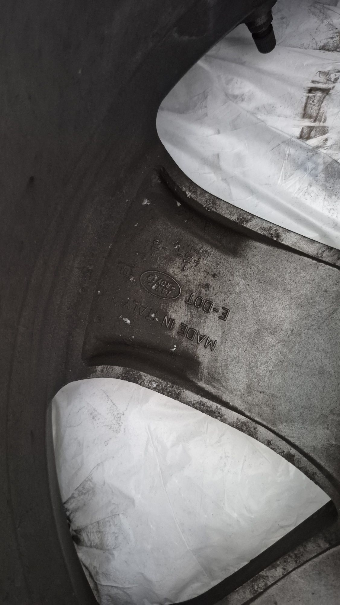 Нови зимни гуми Hankook 275/40/20 ДОТ24 с 20'' Джанти за Рейндж Роувър