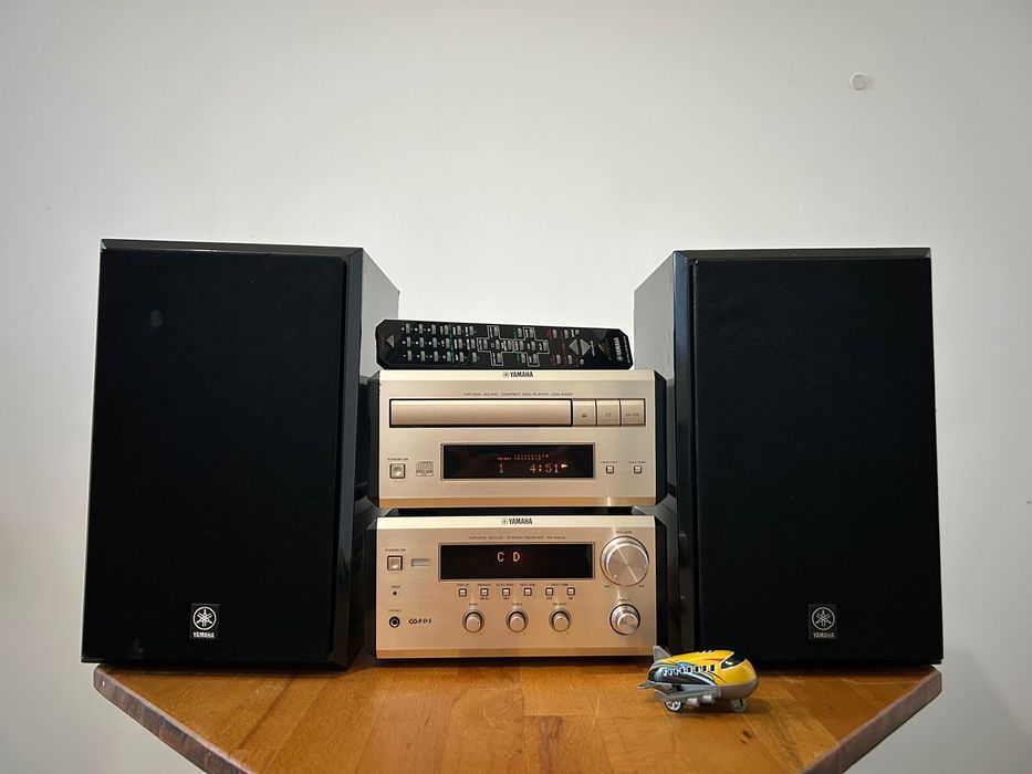 Sistem audio -Yamaha RX- E400 + CDX - E400 + NX - E400