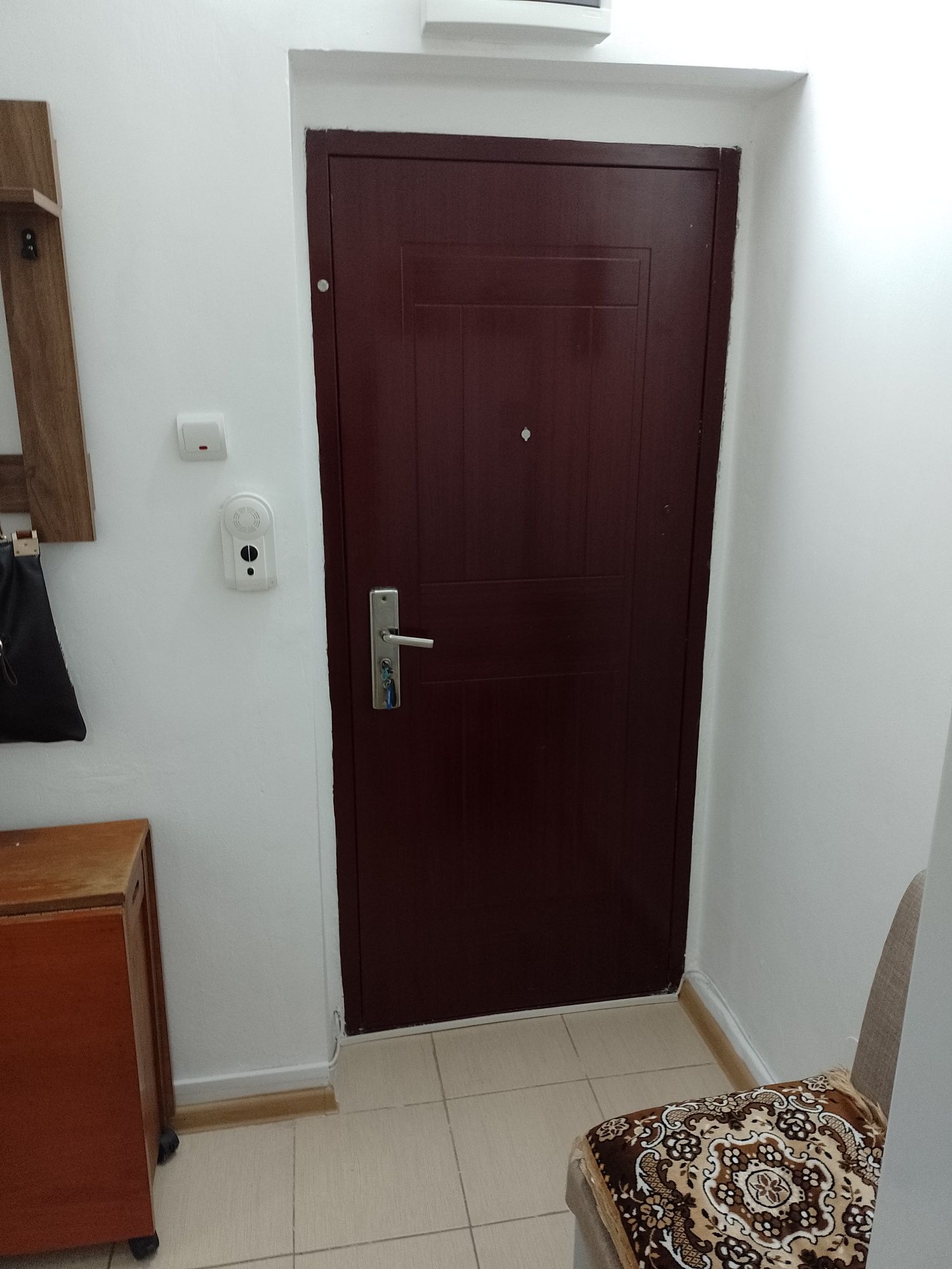 Apartament 2 camere semidecomandat de vanzare