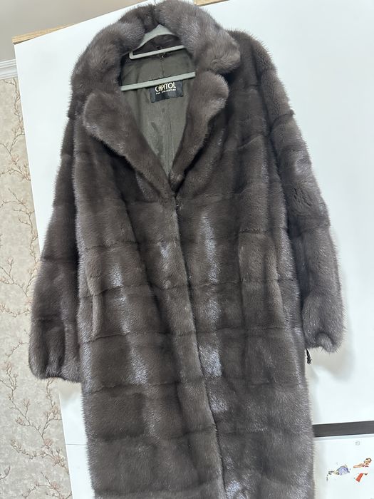 Продам женскую норкавую шубу