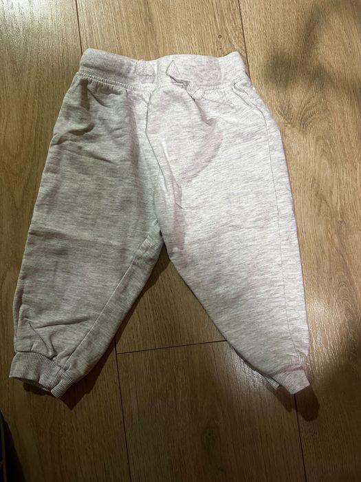 Подарявам памперси и дрехи