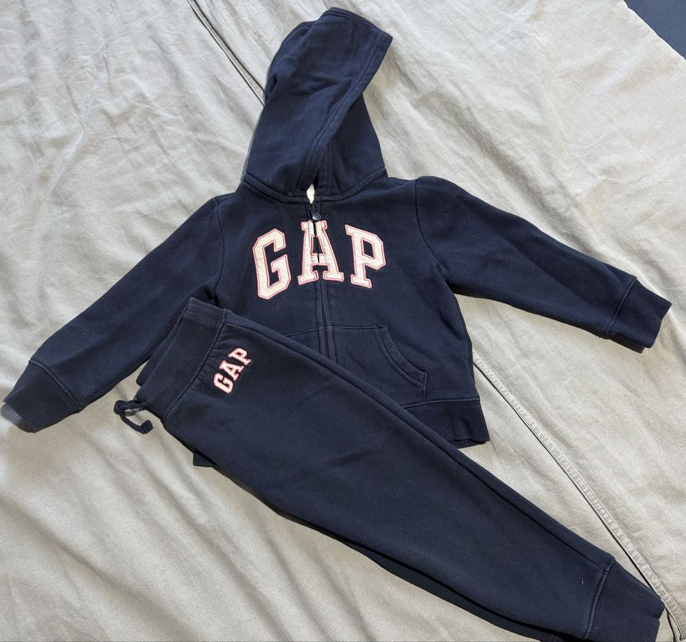 Детски анцуг Gap