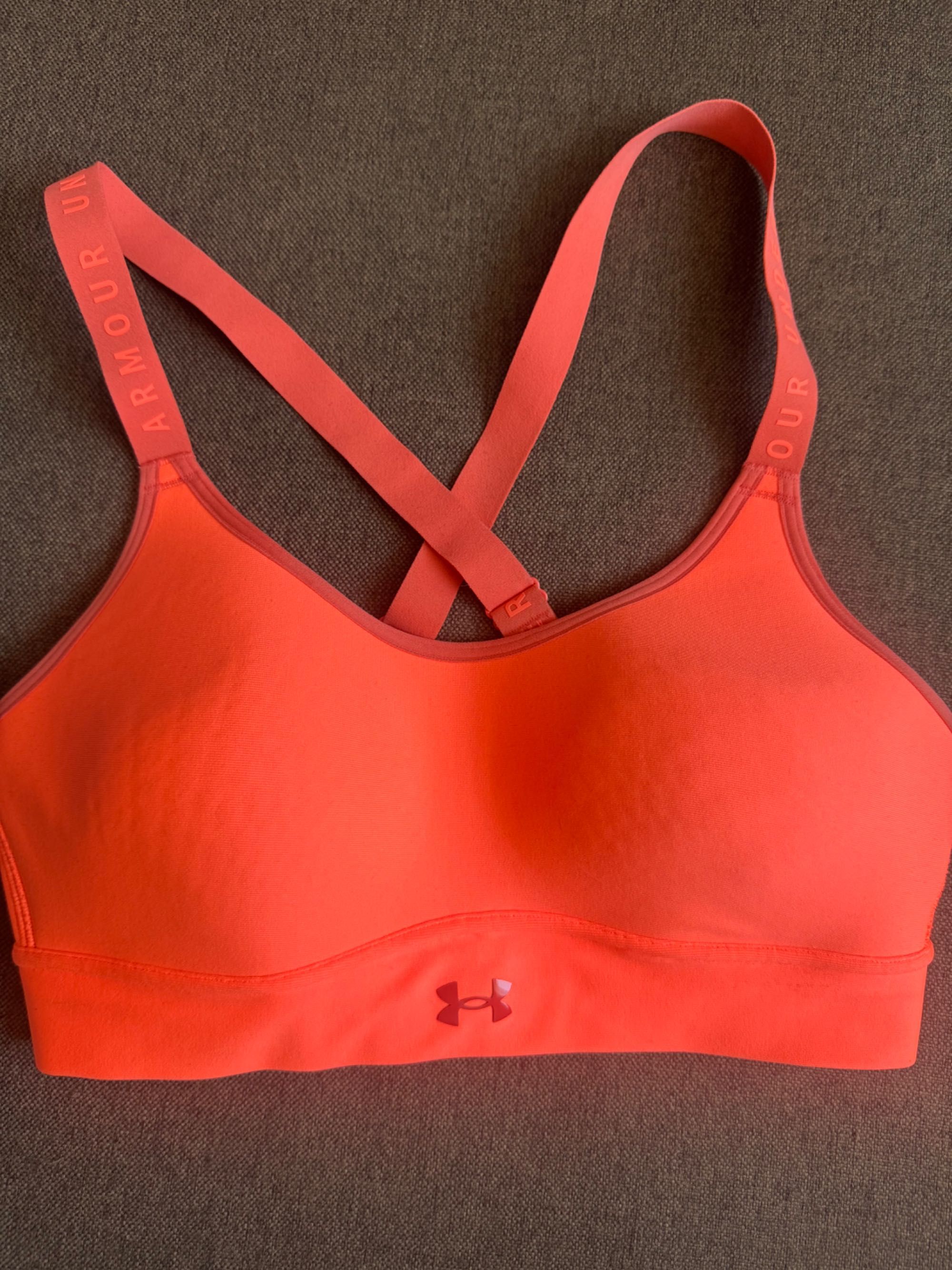 Спортен сутиен Under armour  SM
