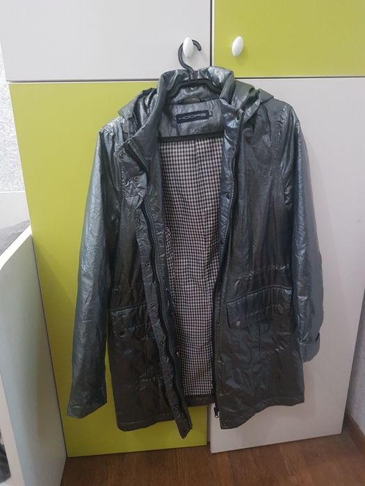 Срочно продам новую куртку