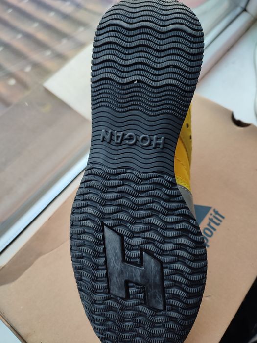 Hogan marimea 40  originali  noi