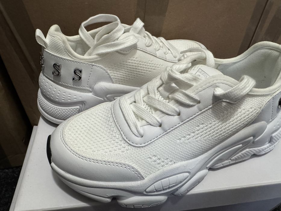 Adidasi de femei Guess