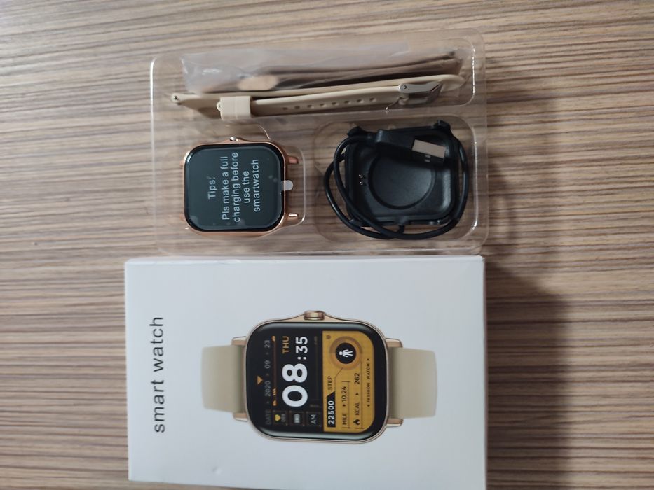 Смарт часовник - златен