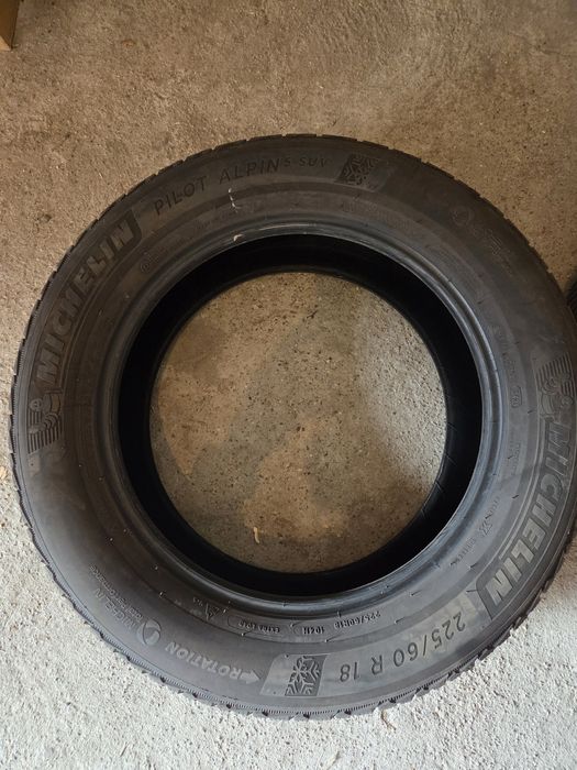 4 бр. Зимни гуми Michelin 225/60 R18 – отлично състояние, готови за се