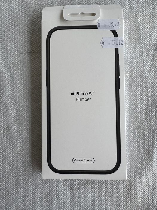 Продавам нова оригинална рамка за  iPhone 17 Air, силиконова