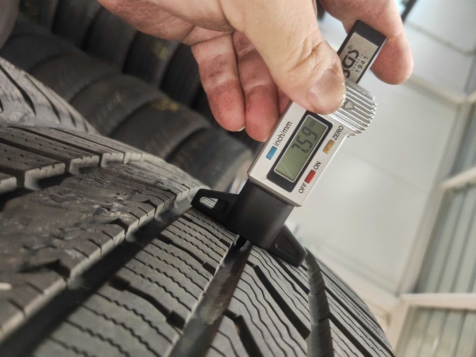 2бр. зимни гуми 245/40/18 Continental