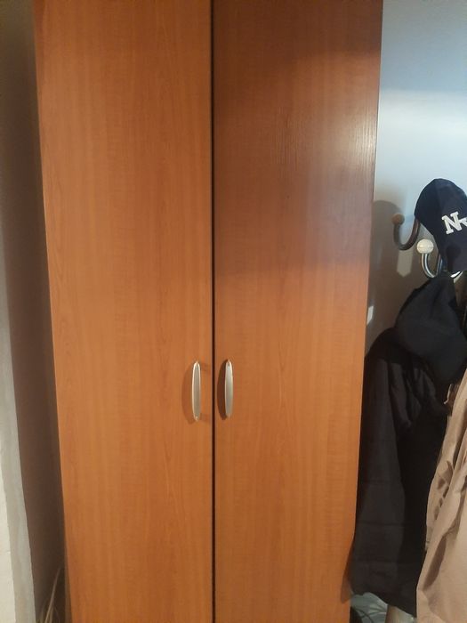 Продаётся шкаф двух дверный