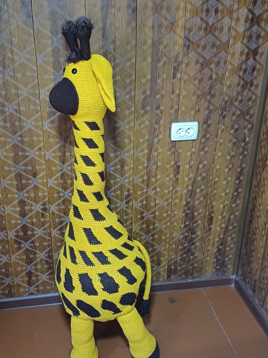 Жирафа вязанная. Высота 1метр 33см